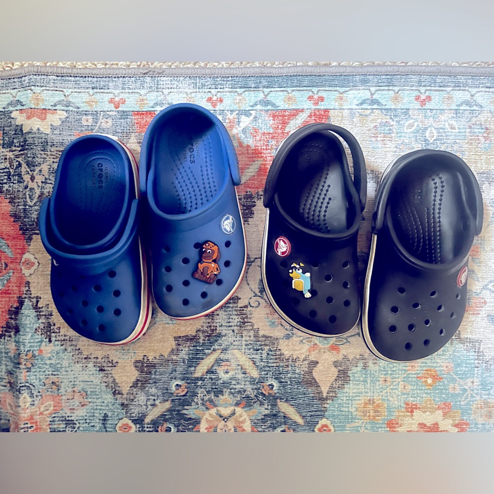 Black and blue crocs size toddler 9